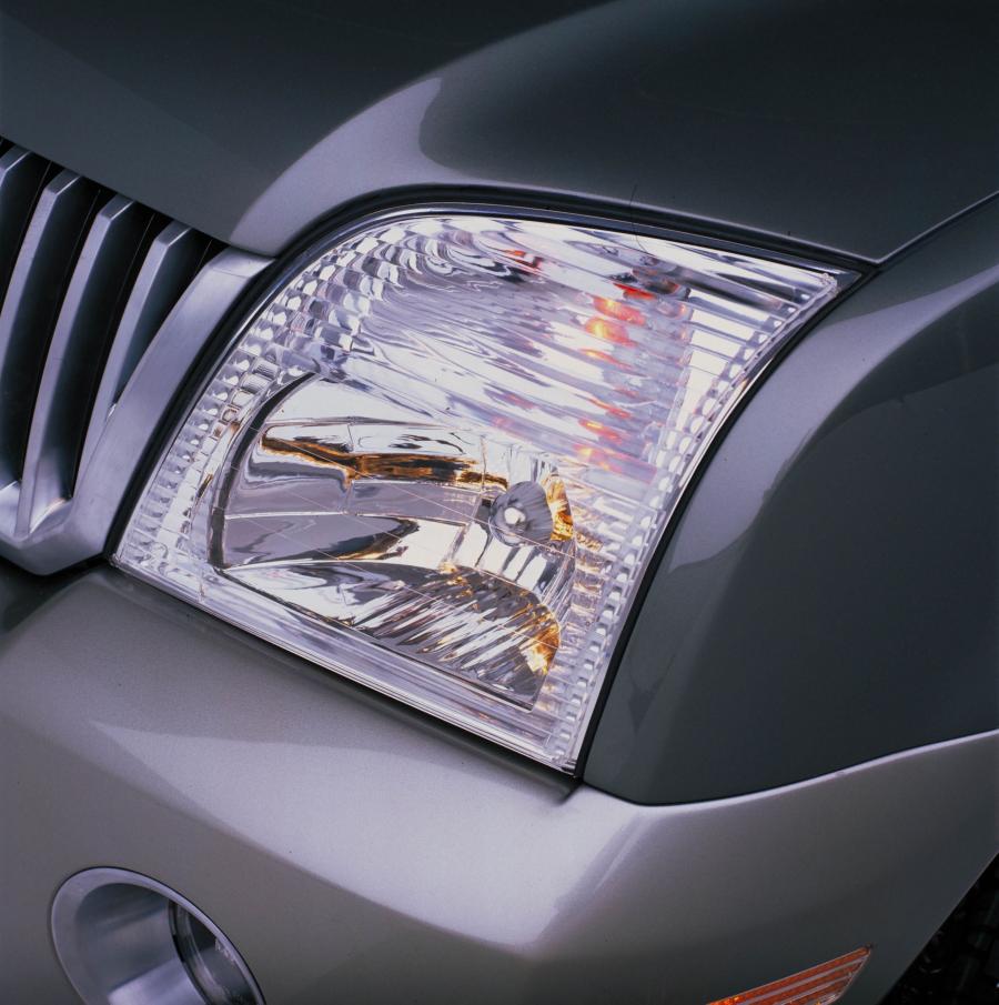  Mercury Mountaineer Concept 2000 года  (фото 8 из 17)